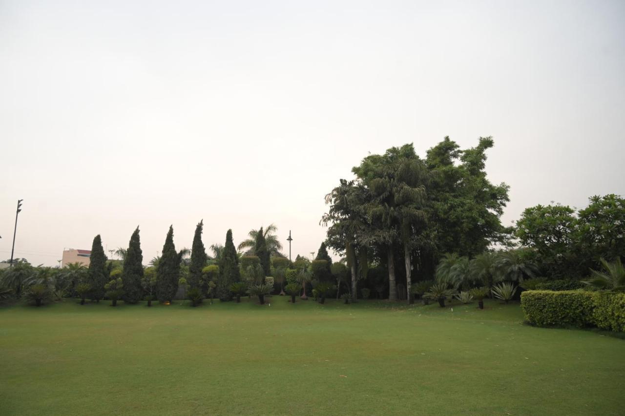 Kamal Resorts - The Luxury Of Being Yourself 卢迪亚纳 外观 照片