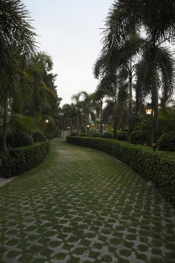 Kamal Resorts - The Luxury Of Being Yourself 卢迪亚纳 外观 照片