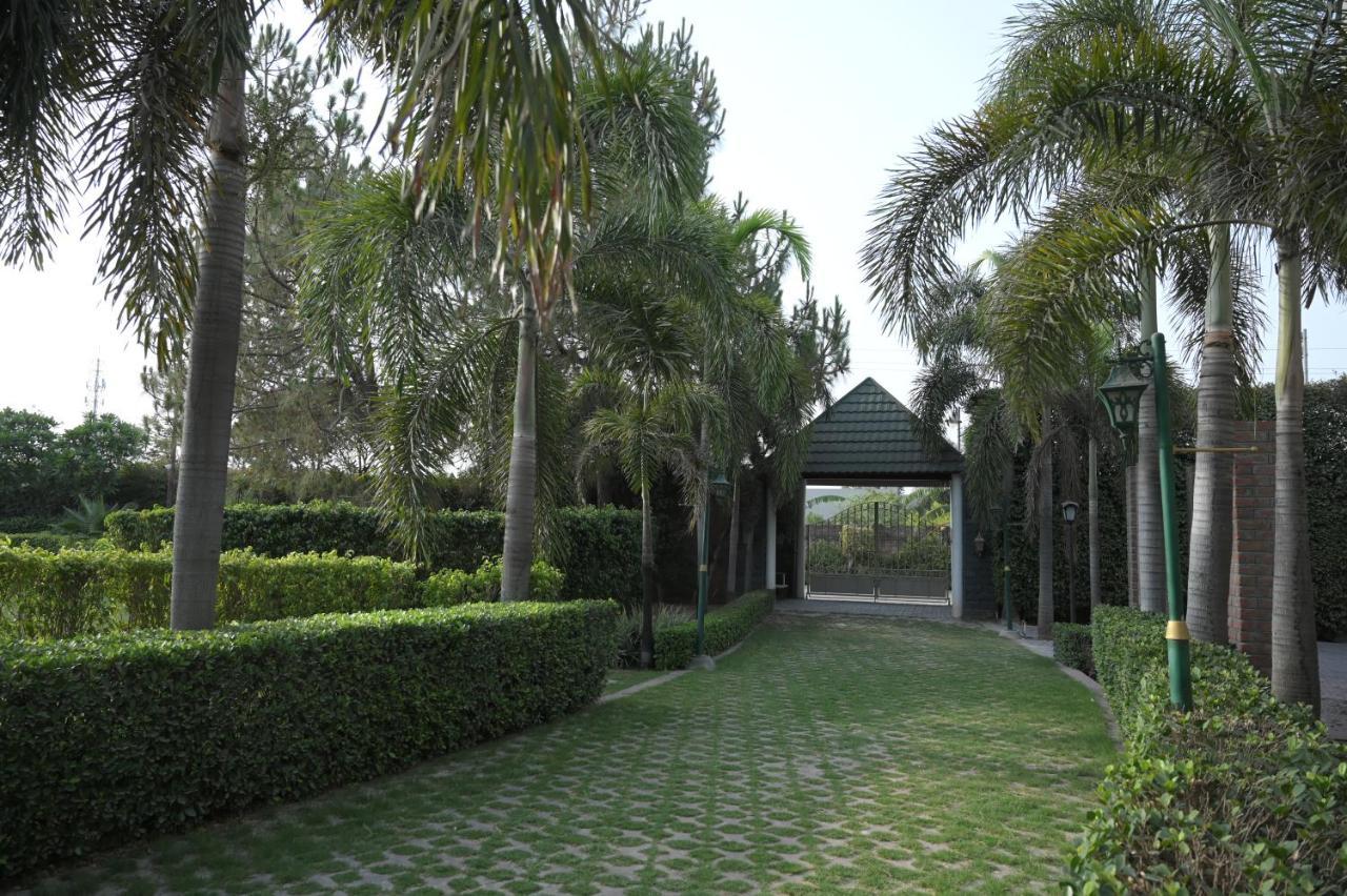 Kamal Resorts - The Luxury Of Being Yourself 卢迪亚纳 外观 照片