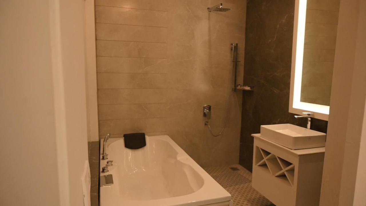 Kamal Resorts - The Luxury Of Being Yourself 卢迪亚纳 外观 照片
